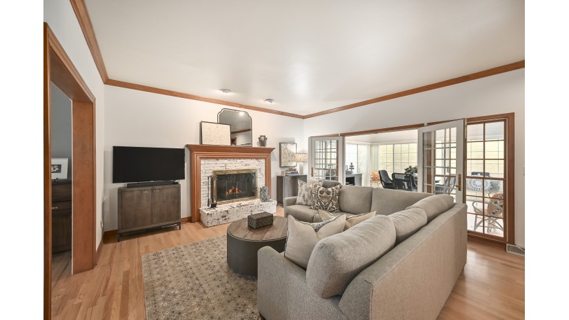 10710 N Briarwood Ct Mequon, WI 53092 by Shorewest Realtors $849,900