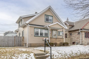 3857 E Martin Ave, Cudahy, WI 53110-1911