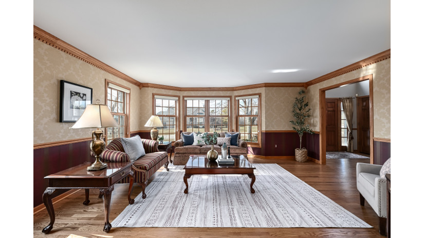 10428 Gazebo Hill Pkwy E Mequon, WI 53092 by Shorewest Realtors $799,900