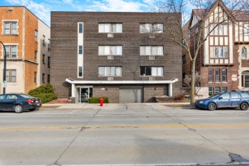 4434 N Oakland Ave 104, Shorewood, WI 53211-1657