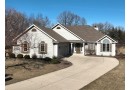 6884 Northvue Ct, Newburg, WI 53090 by Shorewest Realtors $399,980