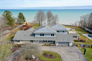 12750 N Lake Shore Dr, Mequon, WI 53092