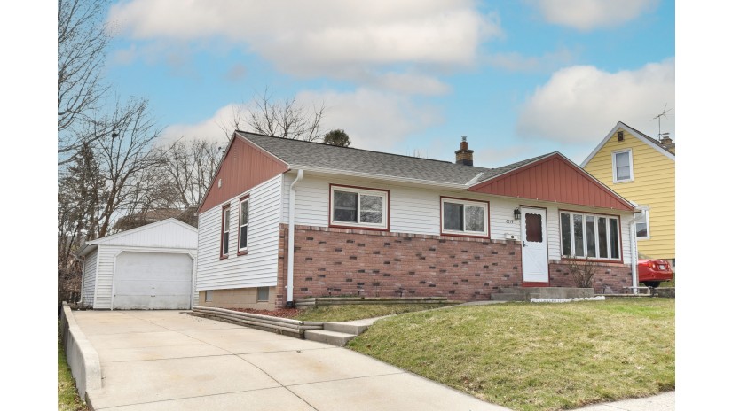 6219 W Idaho St Milwaukee, WI 53219 by Shorewest Realtors $215,000