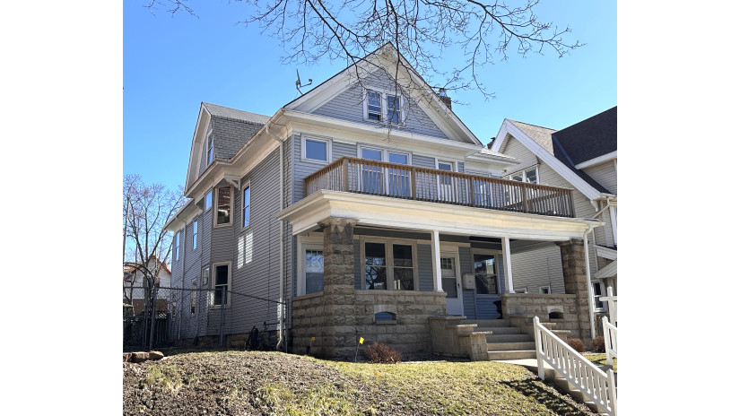 526 N 33rd St 528 Milwaukee, WI 53208 by Shorewest Realtors $189,900