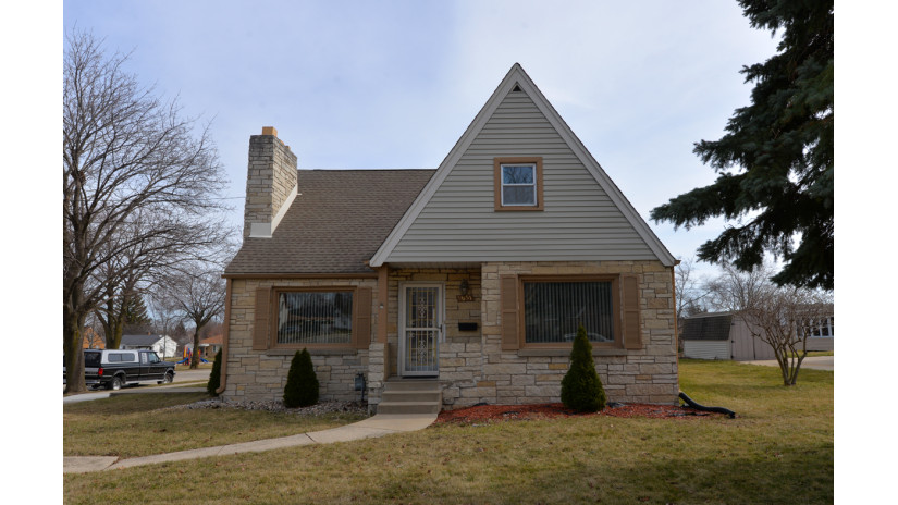 1651 Lathrop Ave Racine, WI 53405 by Shorewest Realtors $240,000