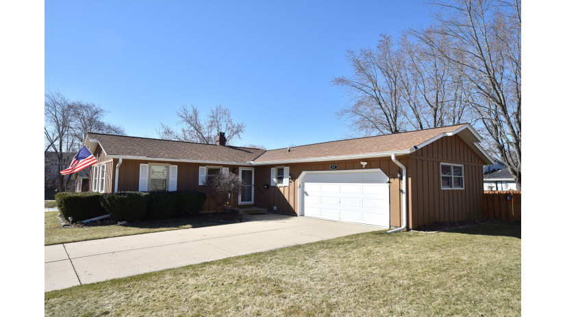 617 Summit Dr Port Washington, WI 53074 by Shorewest Realtors $320,000