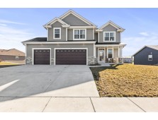 1208 Chippewa Dr, Hartford, WI 53027-2577