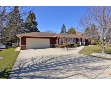 3224 Elwood Dr, Mount Pleasant, WI 53406-5218