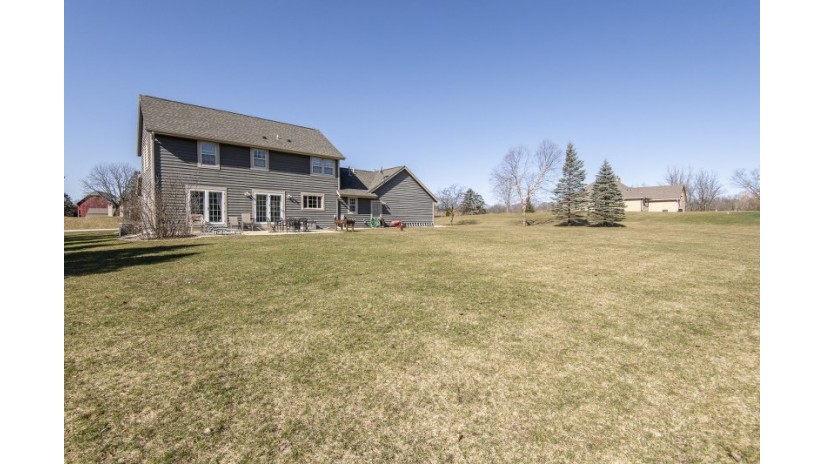 W265S8570 Rustic View Ln Vernon, WI 53149 by Shorewest Realtors $495,000