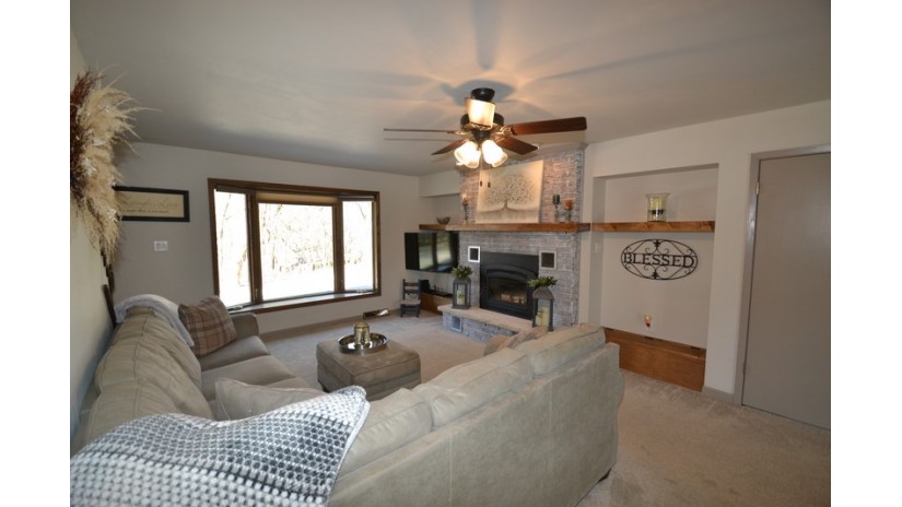 W312S6498 Willow Springs Dr Mukwonago, WI 53149 by Shorewest Realtors $674,800