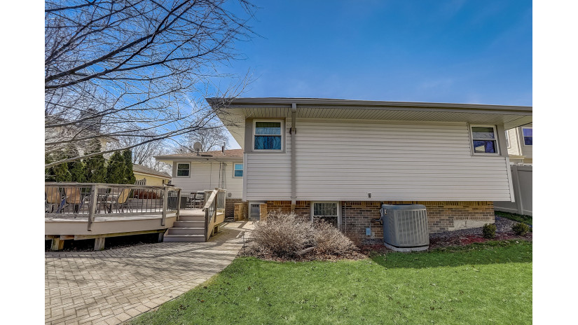 5032 S 19th St Milwaukee, WI 53221 by Shorewest Realtors $395,000