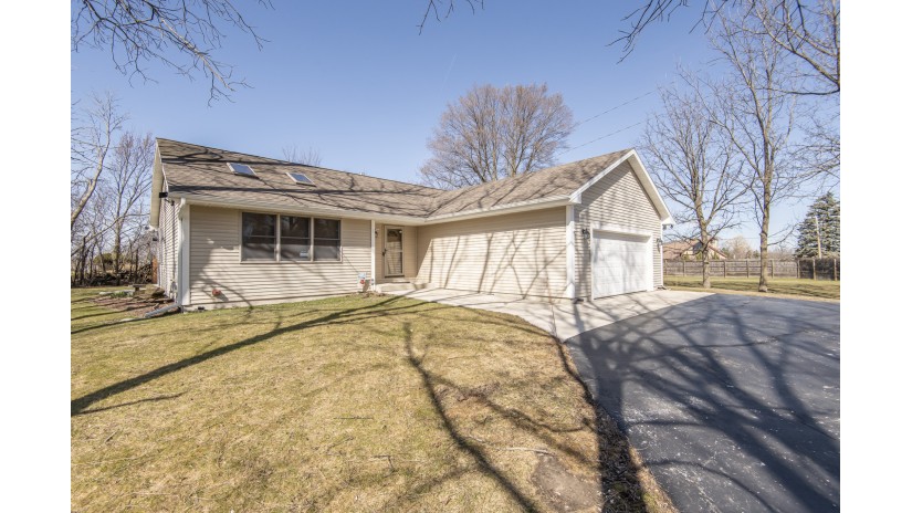 W280N1939 Prospect Ave Delafield, WI 53072 by Shorewest Realtors $524,900