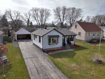 1433 Johnson Ave, Caledonia, WI 53402-2549