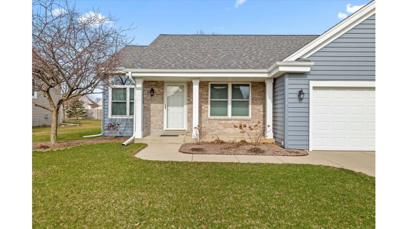 3572 Rivers Crossing Dr Waukesha, WI 53189 by Shorewest Realtors $420,000