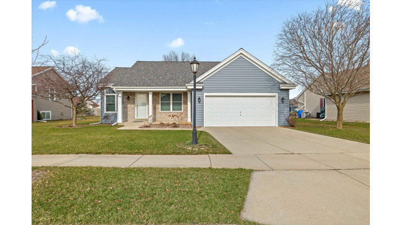 3572 Rivers Crossing Dr Waukesha, WI 53189 by Shorewest Realtors $420,000