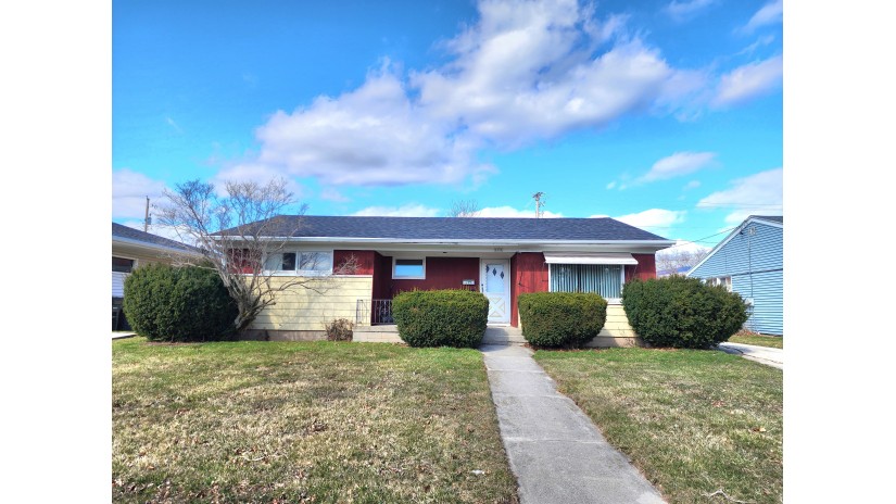 2306 Main Ave Sheboygan, WI 53083 by Shorewest Realtors $179,900