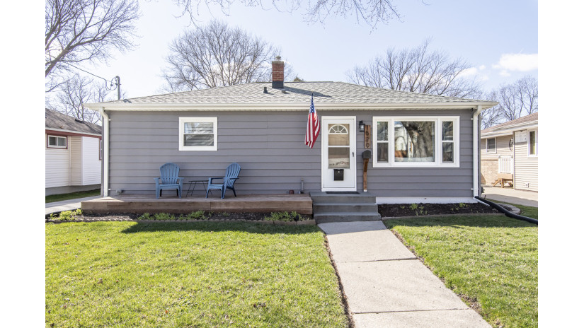 1520 Murray Ave Waukesha, WI 53186 by Shorewest Realtors $267,000