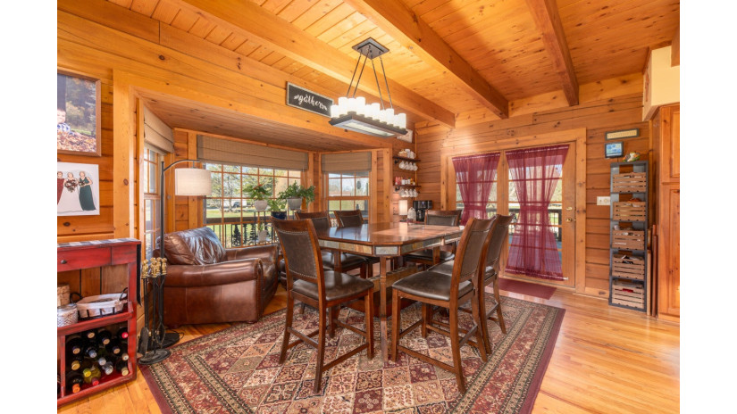 N6121 Country View Ln Concord, WI 53178 by Shorewest Realtors $895,000