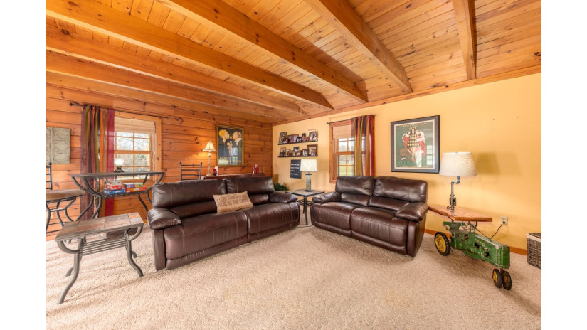 N6121 Country View Ln Concord, WI 53178 by Shorewest Realtors $895,000