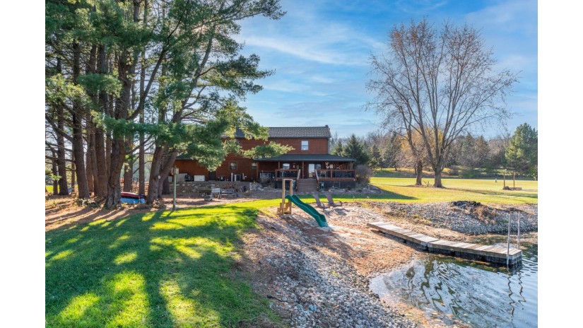 N6121 Country View Ln Concord, WI 53178 by Shorewest Realtors $895,000