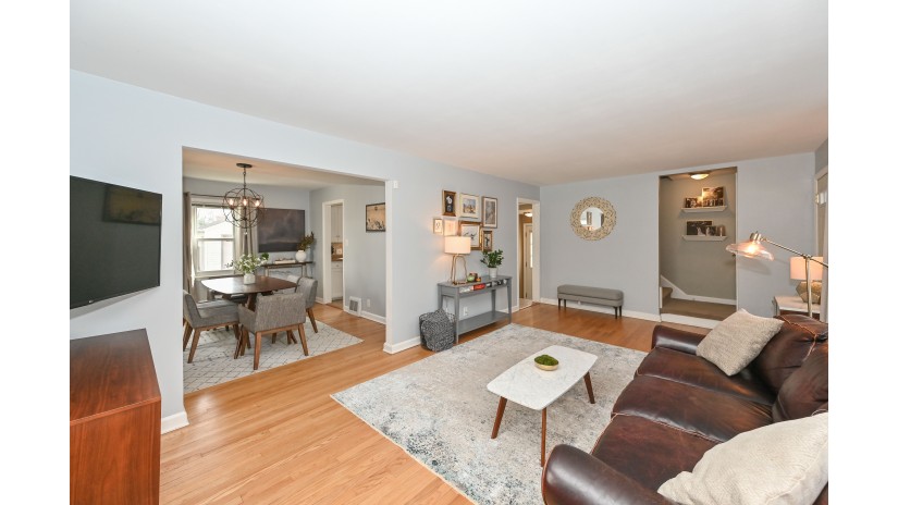 5150 N Kent Ave Whitefish Bay, WI 53217 by Shorewest Realtors $449,900