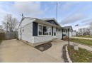 6318 49th Ave, Kenosha, WI 53142 by Shorewest Realtors $229,900