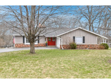 5070 S Menard Dr, New Berlin, WI 53151-7543