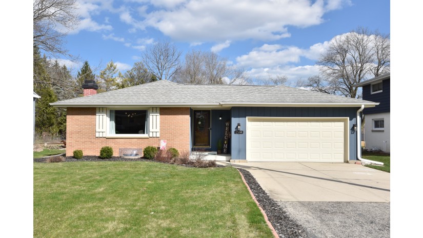 214 S Highland Ave Thiensville, WI 53092 by Shorewest Realtors $375,000