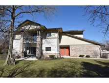 500 W Bender Rd 87, Glendale, WI 53217-4180