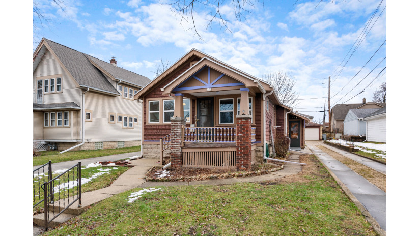 220 N 59th St Milwaukee, WI 53213 by Shorewest Realtors $170,000