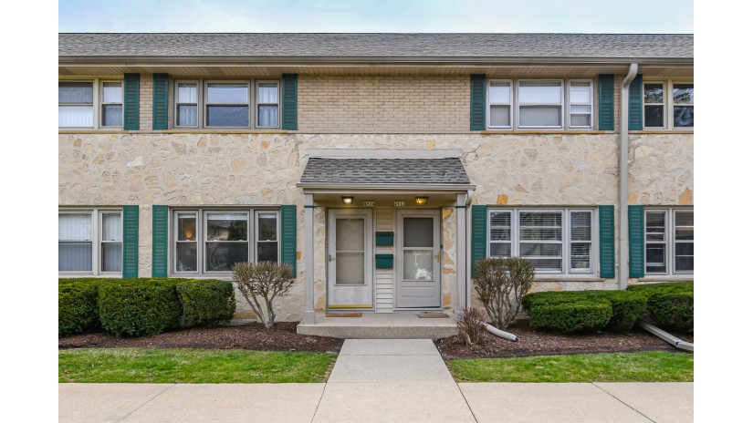 4914 N Shoreland Ave Whitefish Bay, WI 53217 by Shorewest Realtors $229,900