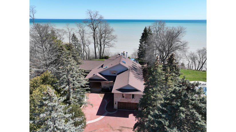 6990 N Barnett Ln Fox Point, WI 53217 by Shorewest Realtors $1,575,000