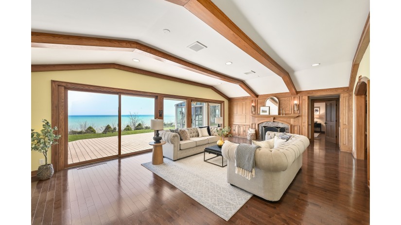 6990 N Barnett Ln Fox Point, WI 53217 by Shorewest Realtors $1,575,000