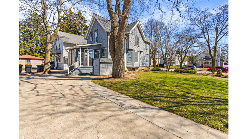 1157 Glenview Ave Wauwatosa, WI 53213 by Shorewest Realtors $380,000