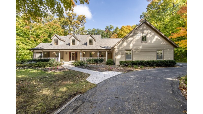 W232S5930 Charles Dr Waukesha, WI 53189 by Shorewest Realtors $795,000