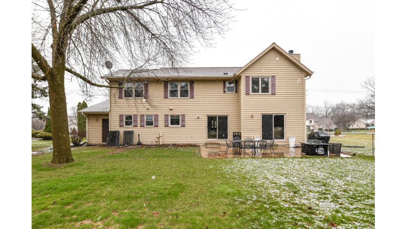 8480 S 68th St Franklin, WI 53132 by Shorewest Realtors $549,900