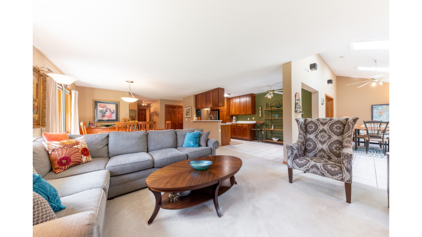 7202 W Mequon Square Dr Mequon, WI 53092 by Shorewest Realtors $375,000