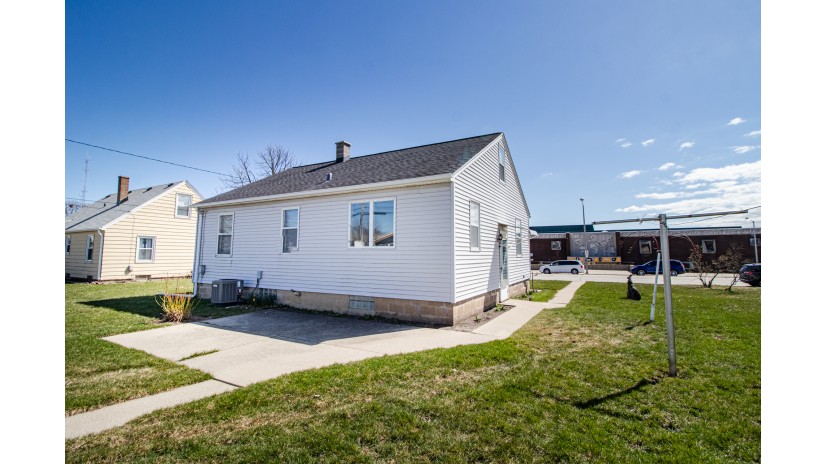 9430 W Cleveland Ave West Allis, WI 53227 by Shorewest Realtors $230,000