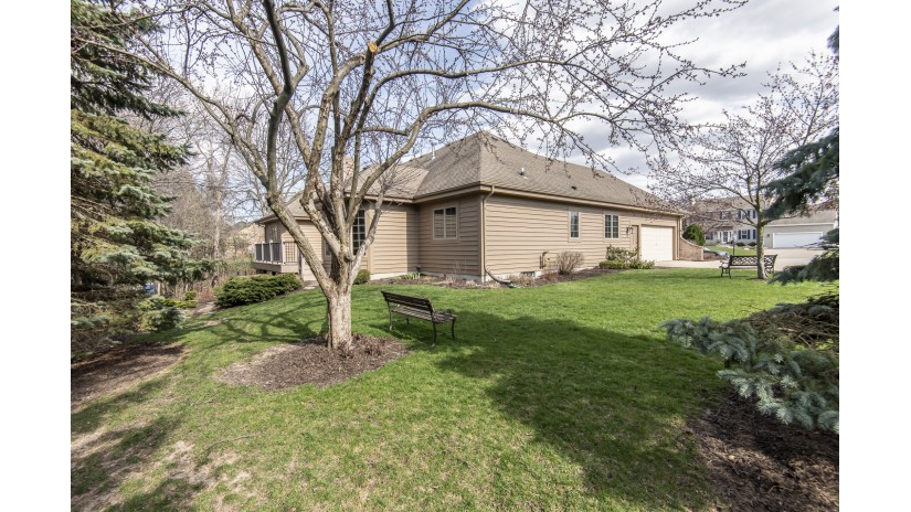 3271 S Highpointe Dr New Berlin, WI 53151 by Shorewest Realtors $524,900