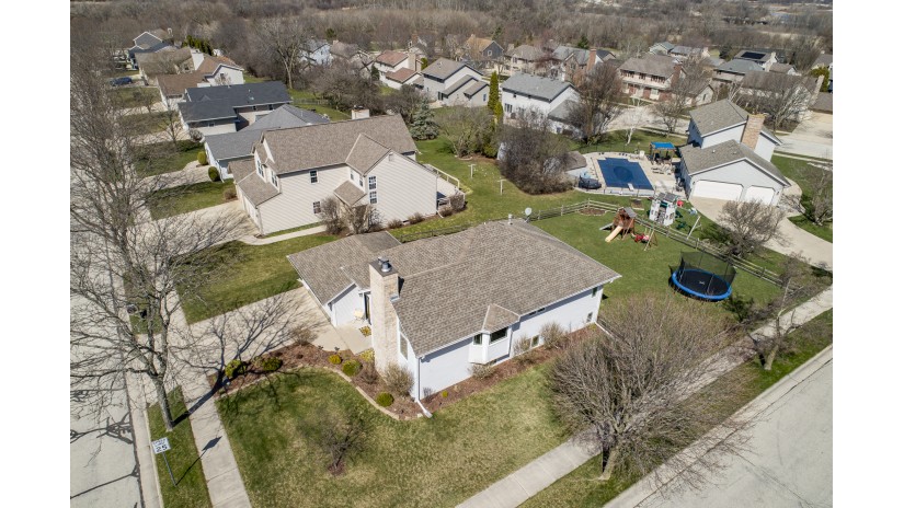 1256 River Place Blvd Waukesha, WI 53189 by Shorewest Realtors $435,000