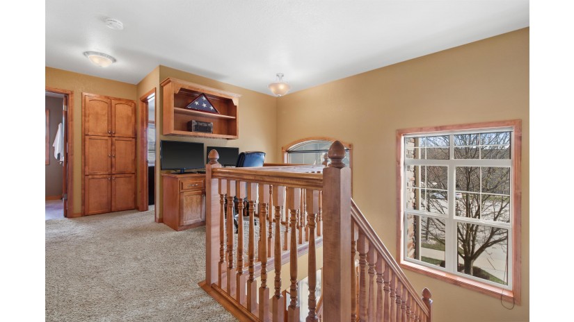 1691 Deer Trl Waukesha, WI 53189 by Shorewest Realtors $525,000