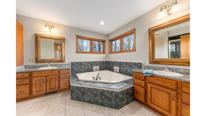 1882 Blackfoot Ct Grafton, WI 53024 by Shorewest Realtors $639,900