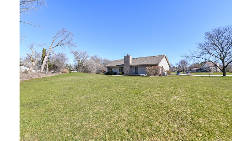 205 S 167th St Brookfield, WI 53005 by Shorewest Realtors $525,000