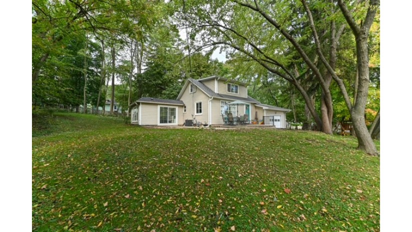 76 Orchard St Williams Bay, WI 53191 by Shorewest Realtors $325,000