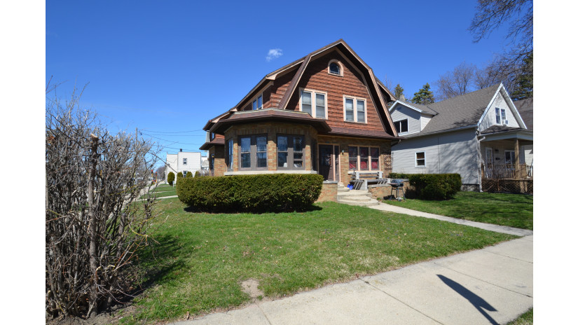 1232 Madison Ave 2109 13TH AVE South Milwaukee, WI 53172 by Shorewest Realtors $599,800