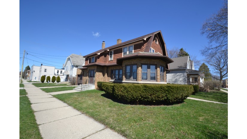 1232 Madison Ave 2109 13TH AVE South Milwaukee, WI 53172 by Shorewest Realtors $599,800