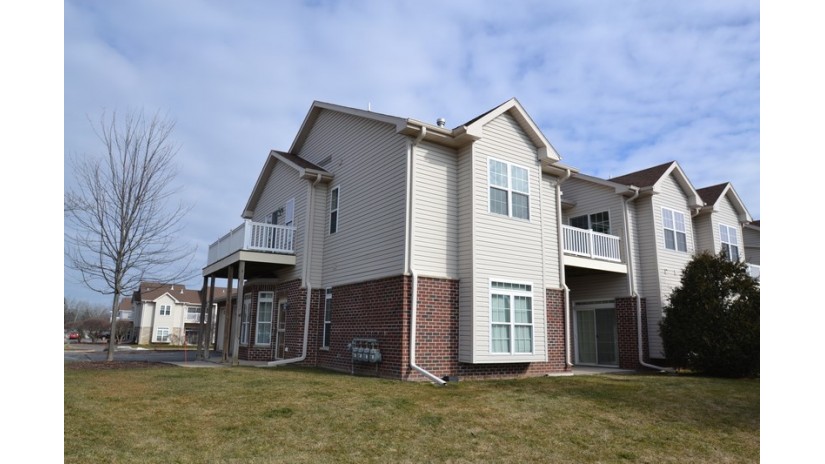 N99W14047 Seven Pines Way C Germantown, WI 53022 by Shorewest Realtors $329,000