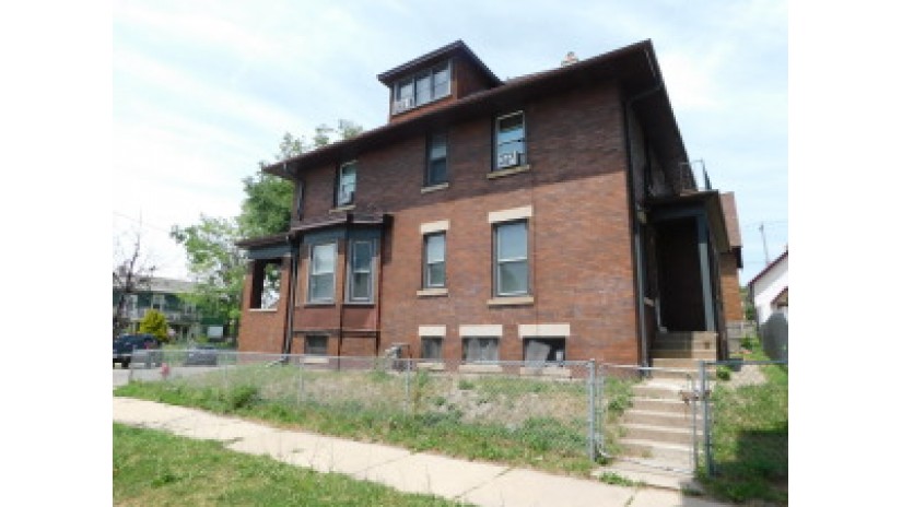 1236 S 9th St Milwaukee, WI 53204 by Shorewest Realtors $185,000