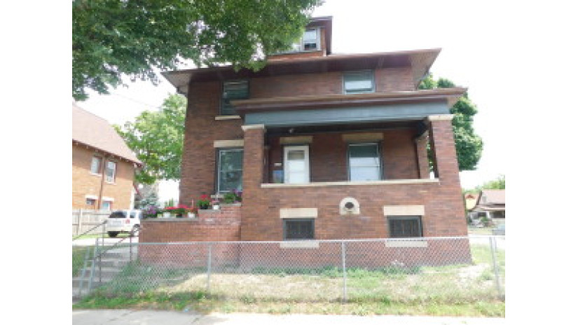 1236 S 9th St Milwaukee, WI 53204 by Shorewest Realtors $185,000