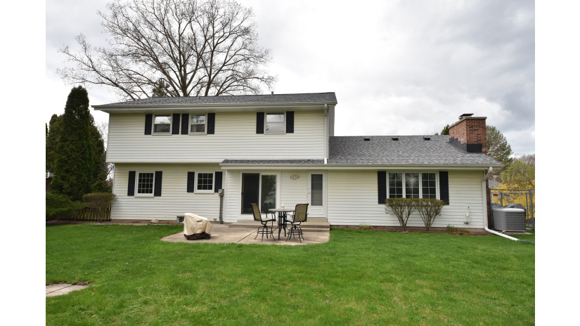 5155 W Radcliffe Dr Brown Deer, WI 53223 by Shorewest Realtors $375,000